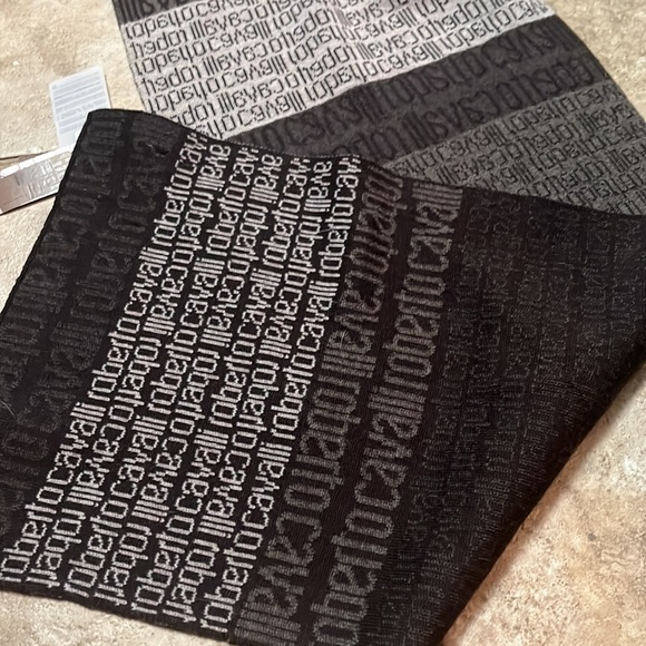 Roberto Cavalli scarve - Picture 5 of 5